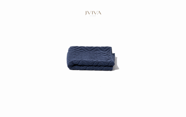 ผ้าเช็ดหน้าคอตตอน Luxe  ขนาด 12x12 นิ้ว (1.5 ปอนด์) - ลายซิกแซก (Chevron) สีกรมท่า Navy Peony