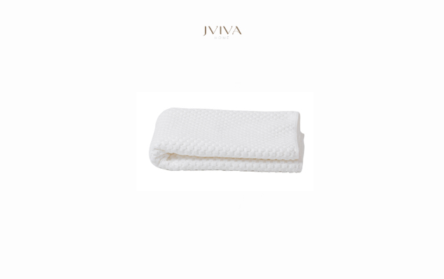 ผ้าเช็ดผมคอตตอน Luxe  ขนาด 15x30 นิ้ว (3.5 ปอนด์) - ลายจุด (Dotted) สีขาว Crystal White