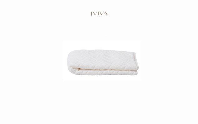 ผ้าเช็ดผมคอตตอน Luxe  ขนาด 15x30 นิ้ว (3.5 ปอนด์) - ลายซิกแซก (Chevron) สีขาว Crystal White